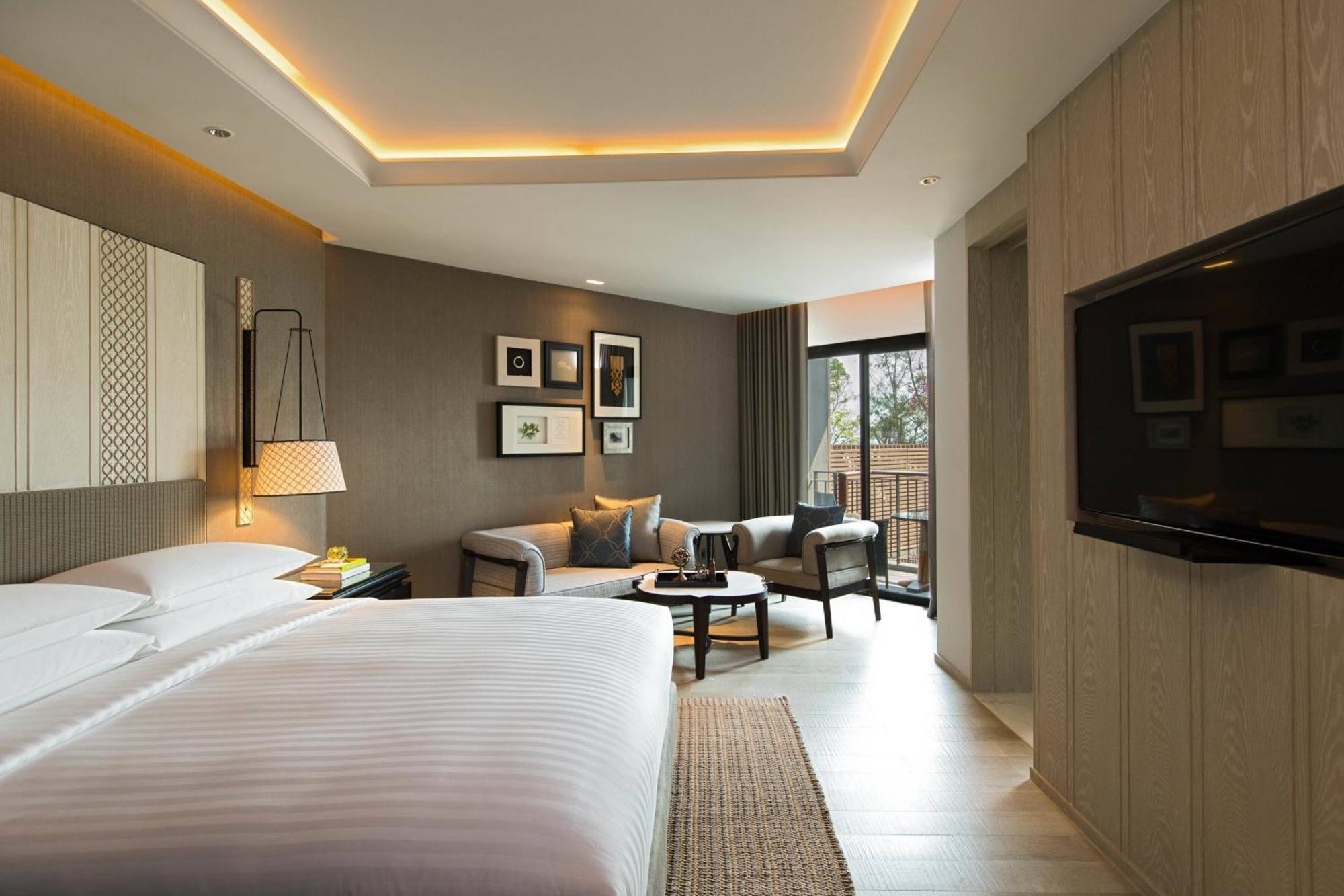 Ambassador Suite 1 Bedroom Suite 1 King Sea view,712884427:JPEG